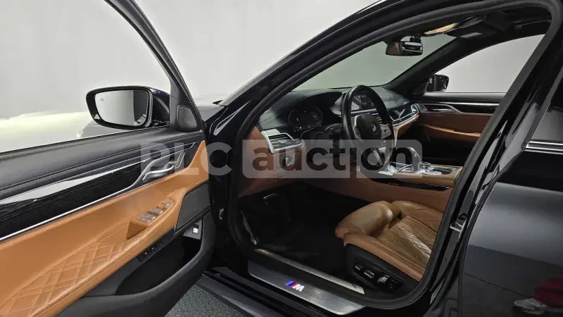 BMW 740 i M PACK| 4 МЕСТА| 360CAM| ОБДУХ| ВКЛ.ТЕХНОТЕСТ , снимка 5 - Автомобили и джипове - 54615631