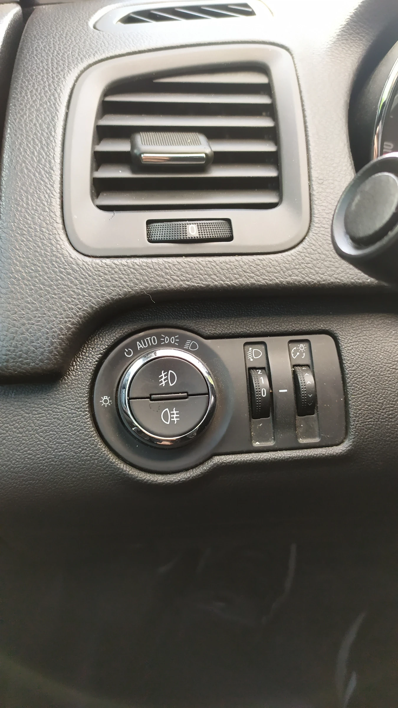 Opel Insignia  - изображение 10