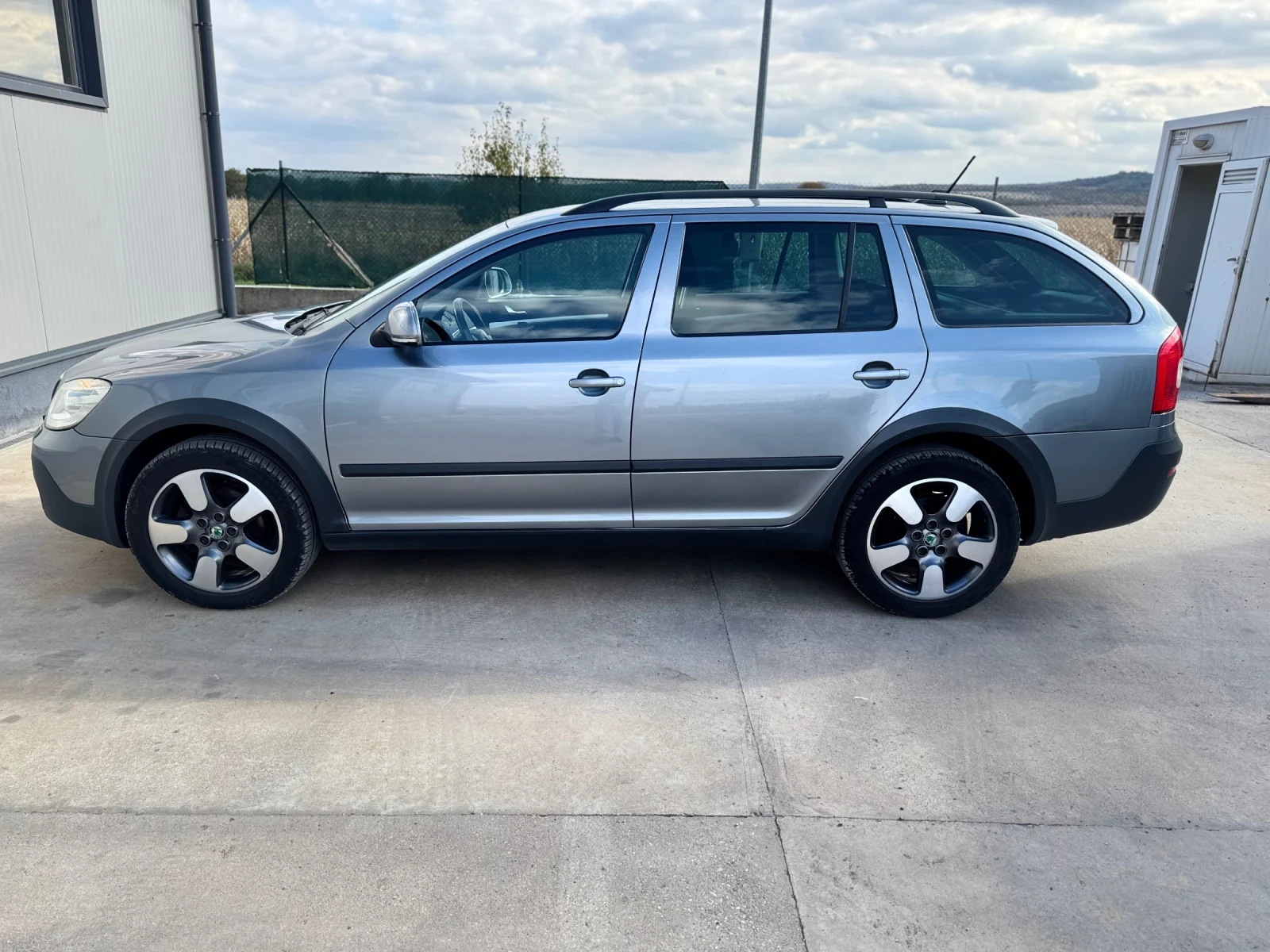 Skoda Octavia SCOUT - изображение 3