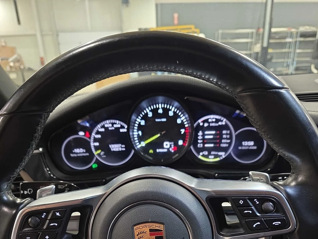 Porsche Panamera * 4 * CARFAX * ФИНАНСИРАНЕ*  - изображение 7