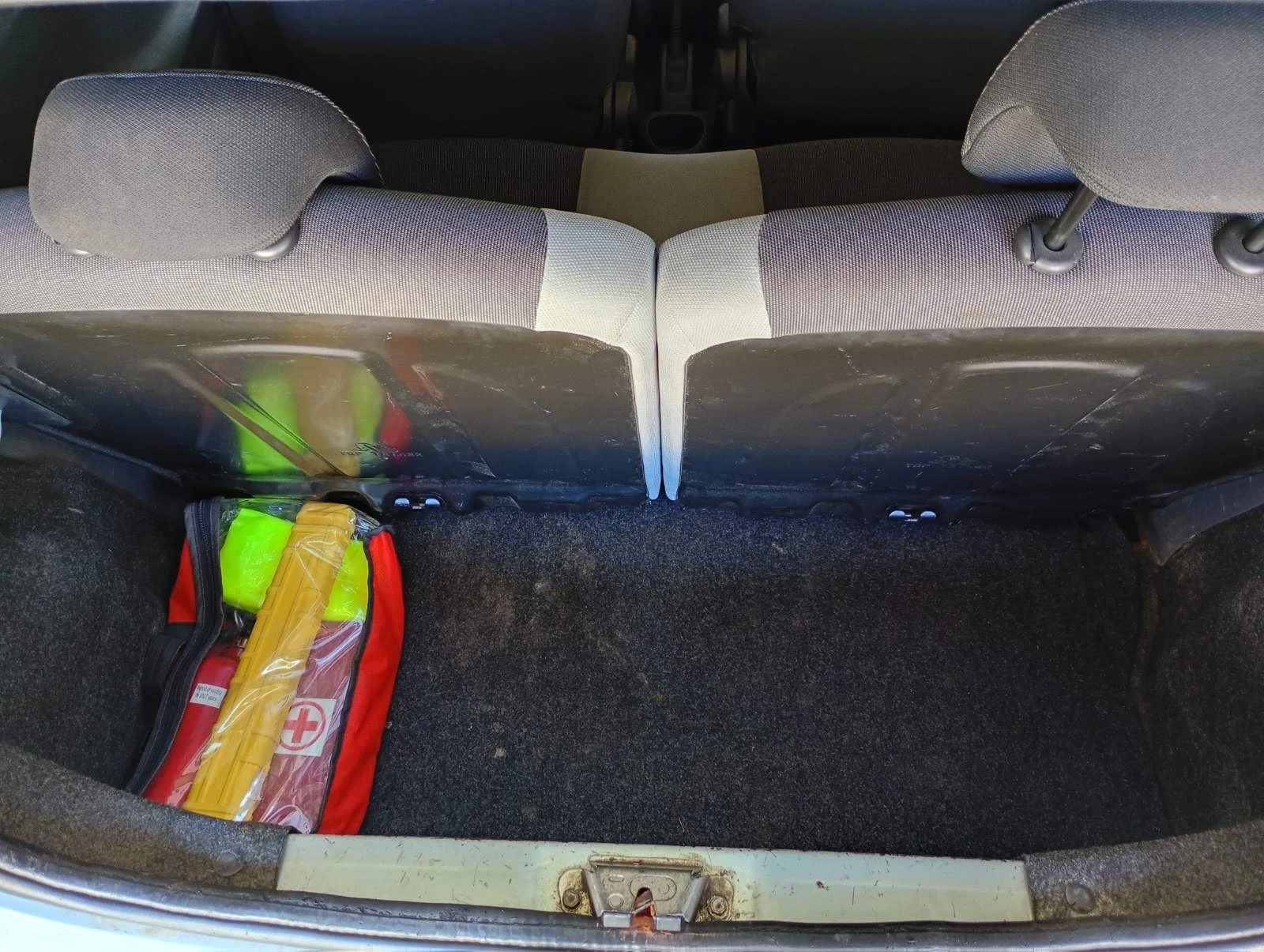 Toyota Aygo 1.0i 12V 67Hp, снимка 13 - Автомобили и джипове - 53748754