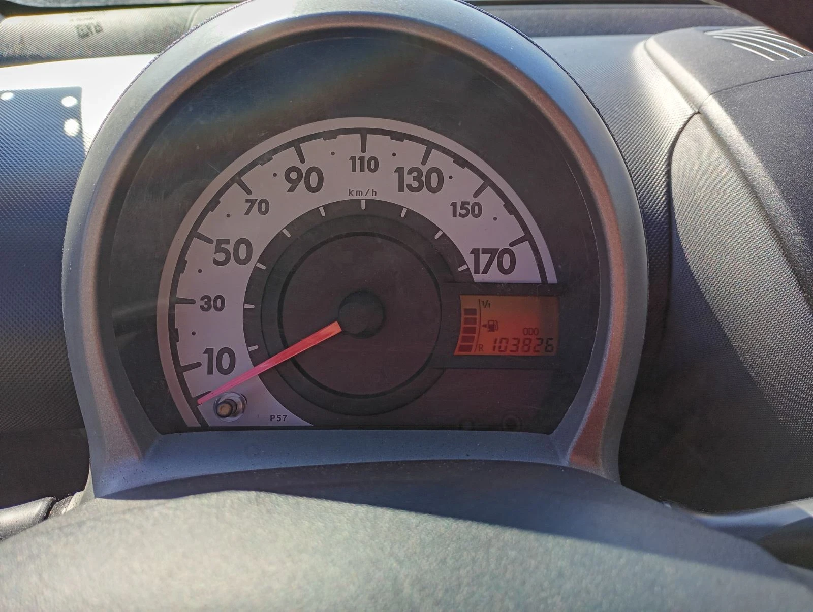 Toyota Aygo 1.0i 12V 67Hp, снимка 5 - Автомобили и джипове - 53748754