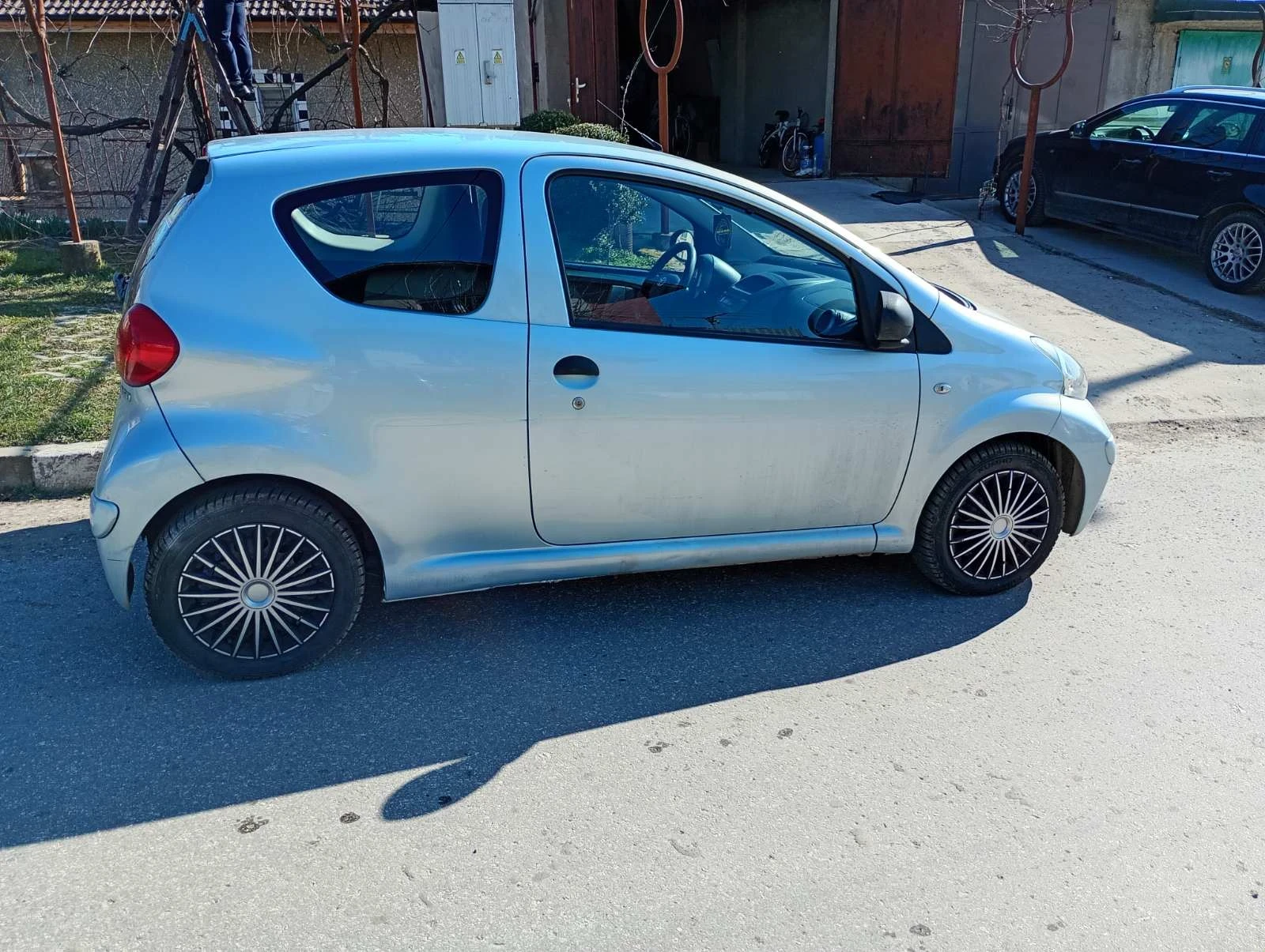 Toyota Aygo 1.0i 12V 67Hp, снимка 3 - Автомобили и джипове - 53748754