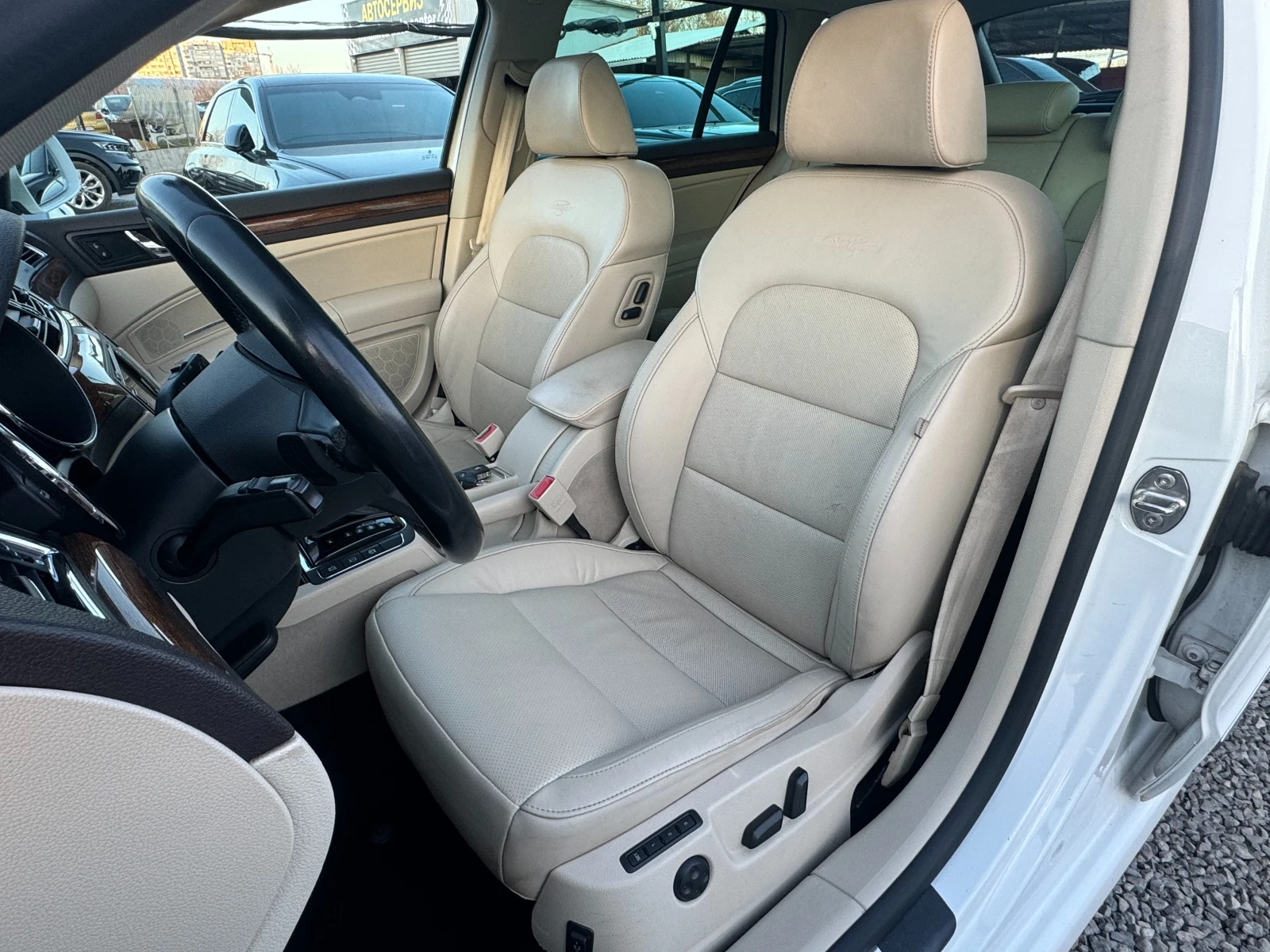 Skoda Superb 2.0 TDI 4x4 Laurin & Klement, снимка 7 - Автомобили и джипове - 53928571