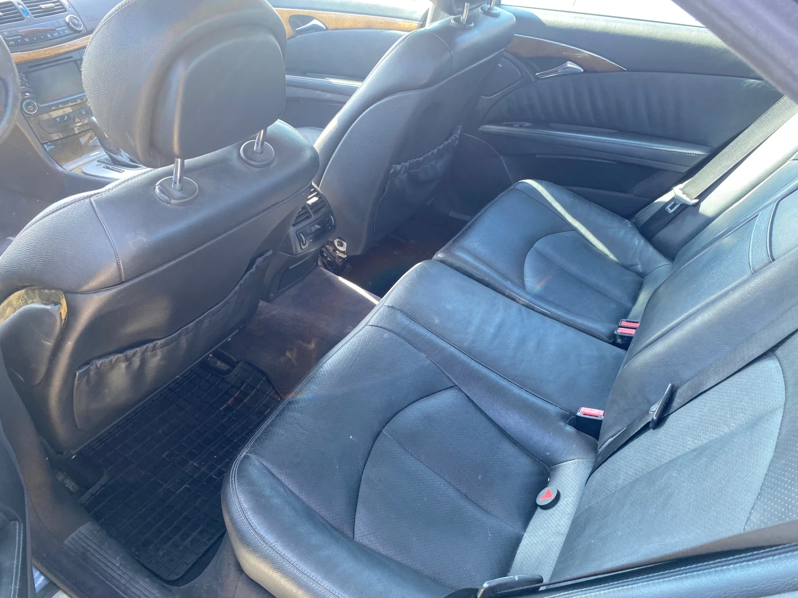 Mercedes-Benz E 320 320, снимка 7 - Автомобили и джипове - 54065399