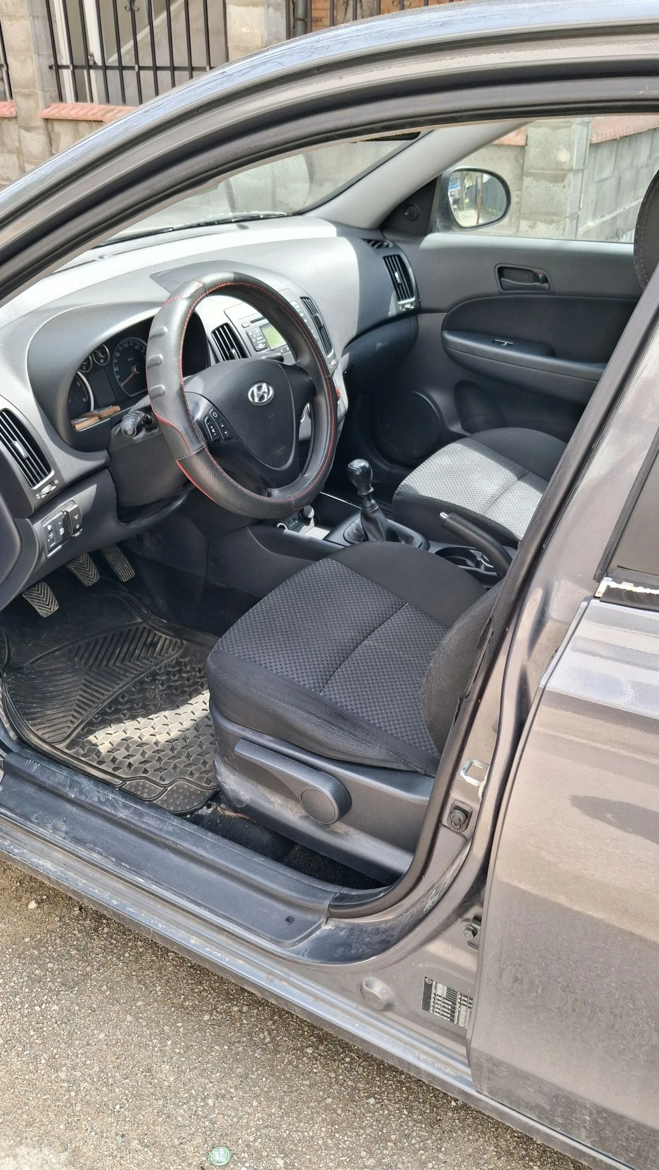 Hyundai I30 1.6, снимка 3 - Автомобили и джипове - 54305704