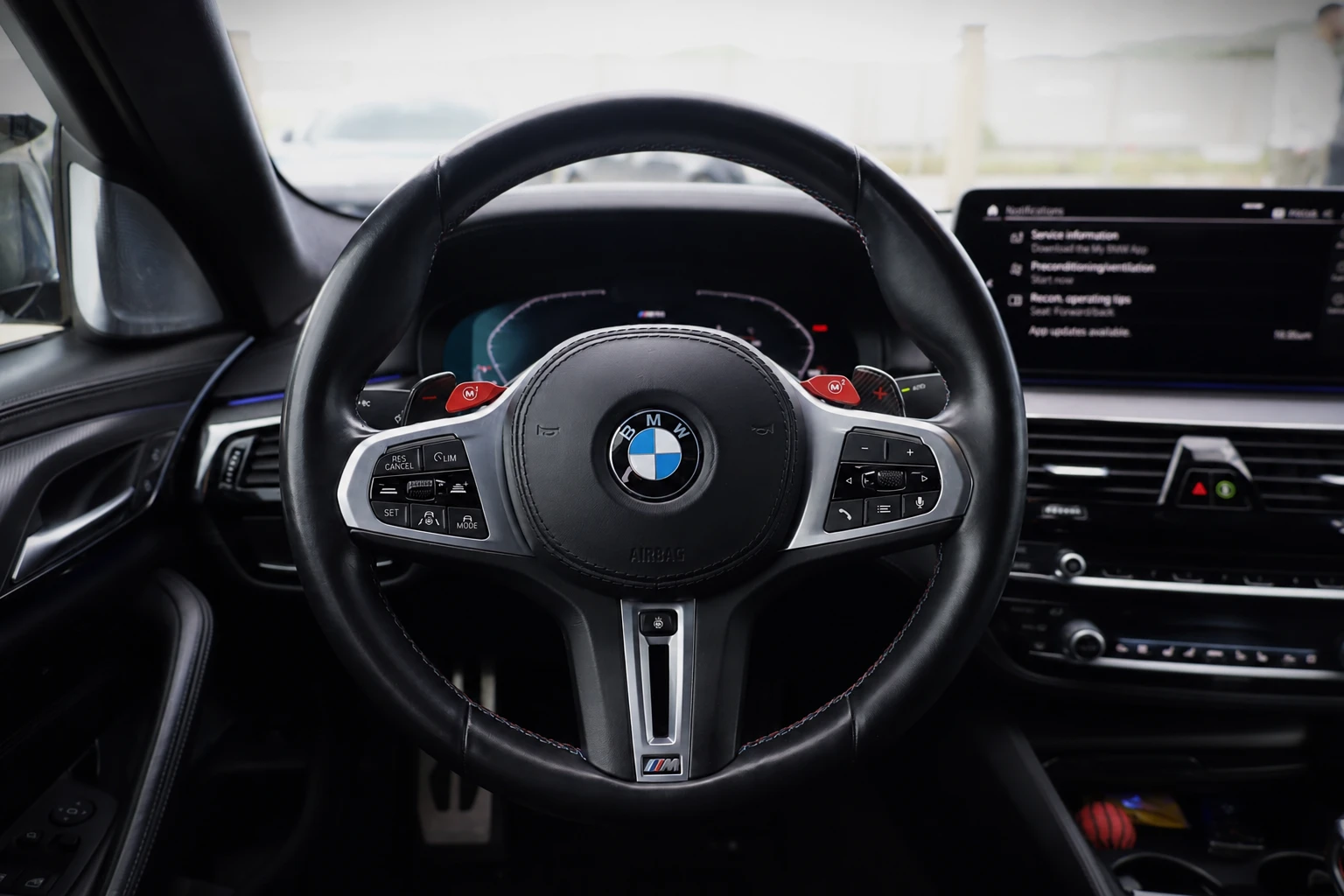 BMW M5 COMPETITION, снимка 10 - Автомобили и джипове - 54553452