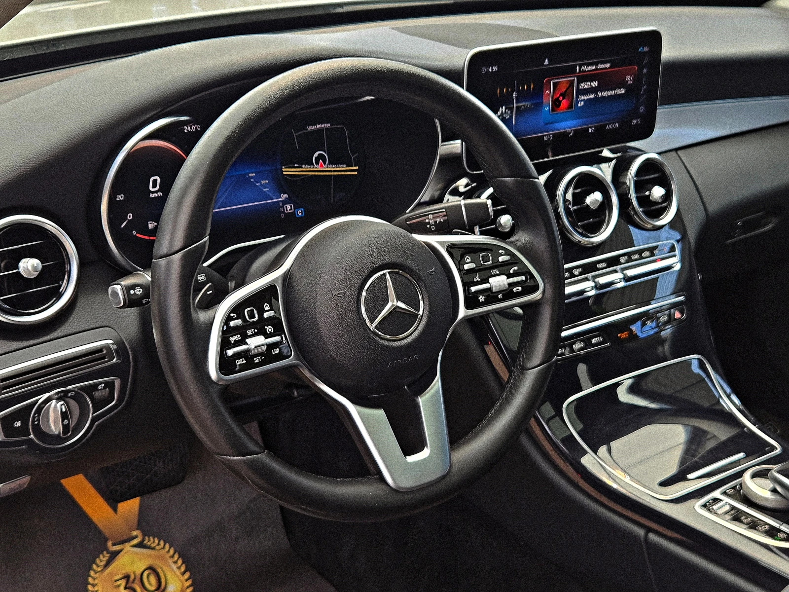 Mercedes-Benz C 220 AMG/4MAT/DIGITAL/PANO/CAMERA/ПОДГРЕВ/AMBIENT/LIZIN, снимка 11 - Автомобили и джипове - 54621433