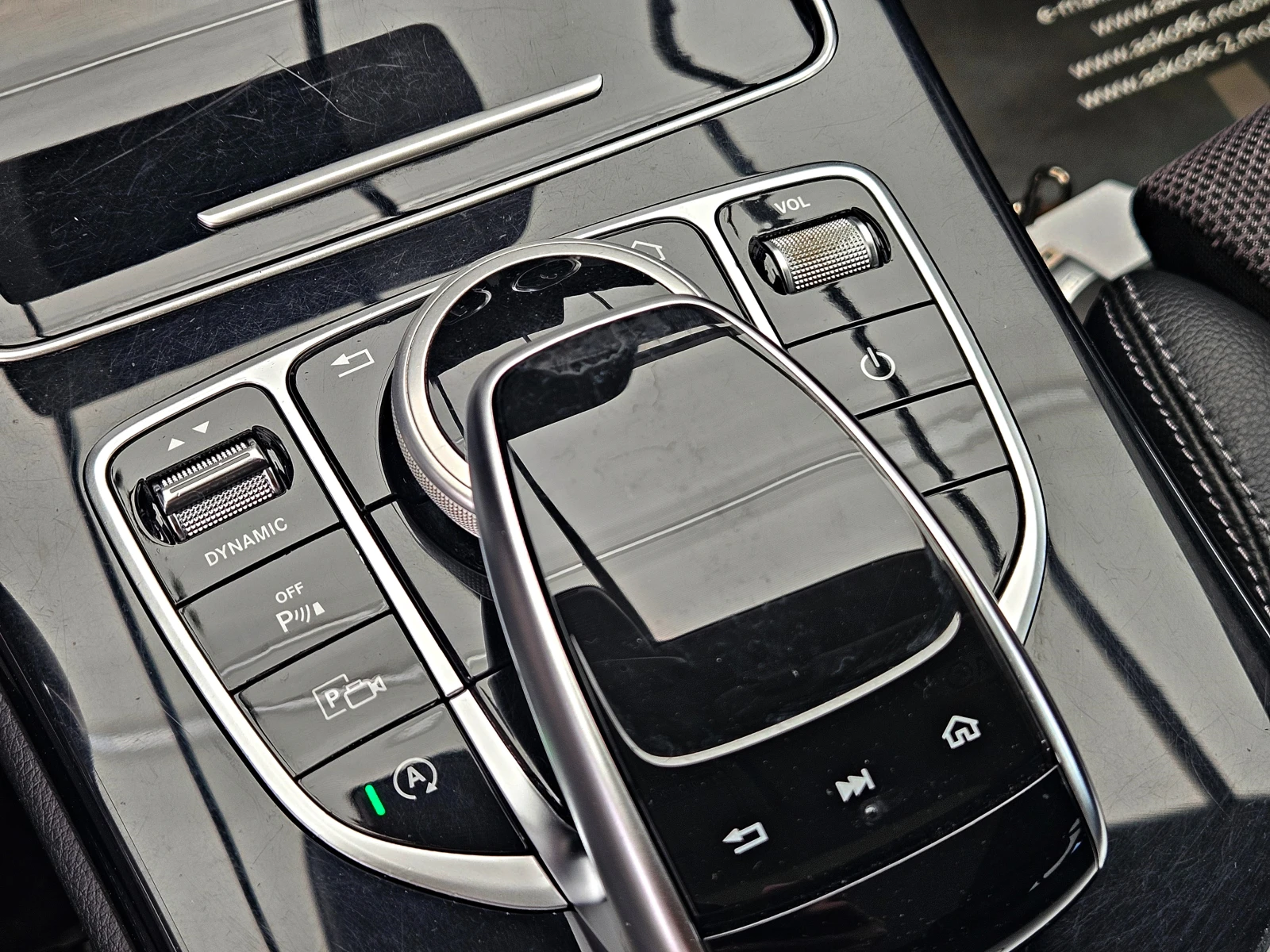 Mercedes-Benz C 220 AMG/4MAT/DIGITAL/PANO/CAMERA/ПОДГРЕВ/AMBIENT/LIZIN, снимка 12 - Автомобили и джипове - 54621433