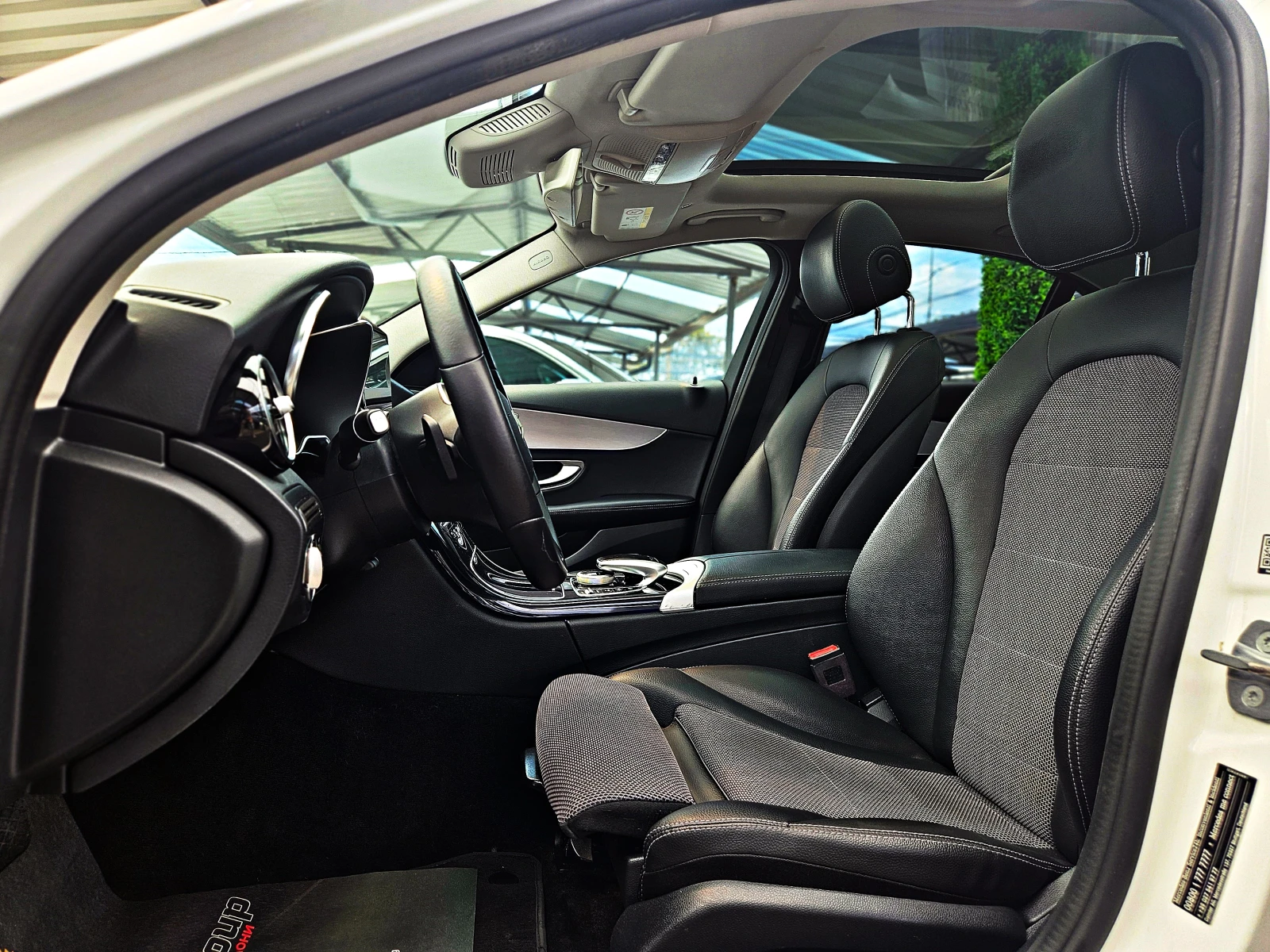 Mercedes-Benz C 220 AMG/4MAT/DIGITAL/PANO/CAMERA/ПОДГРЕВ/AMBIENT/LIZIN, снимка 15 - Автомобили и джипове - 54621433