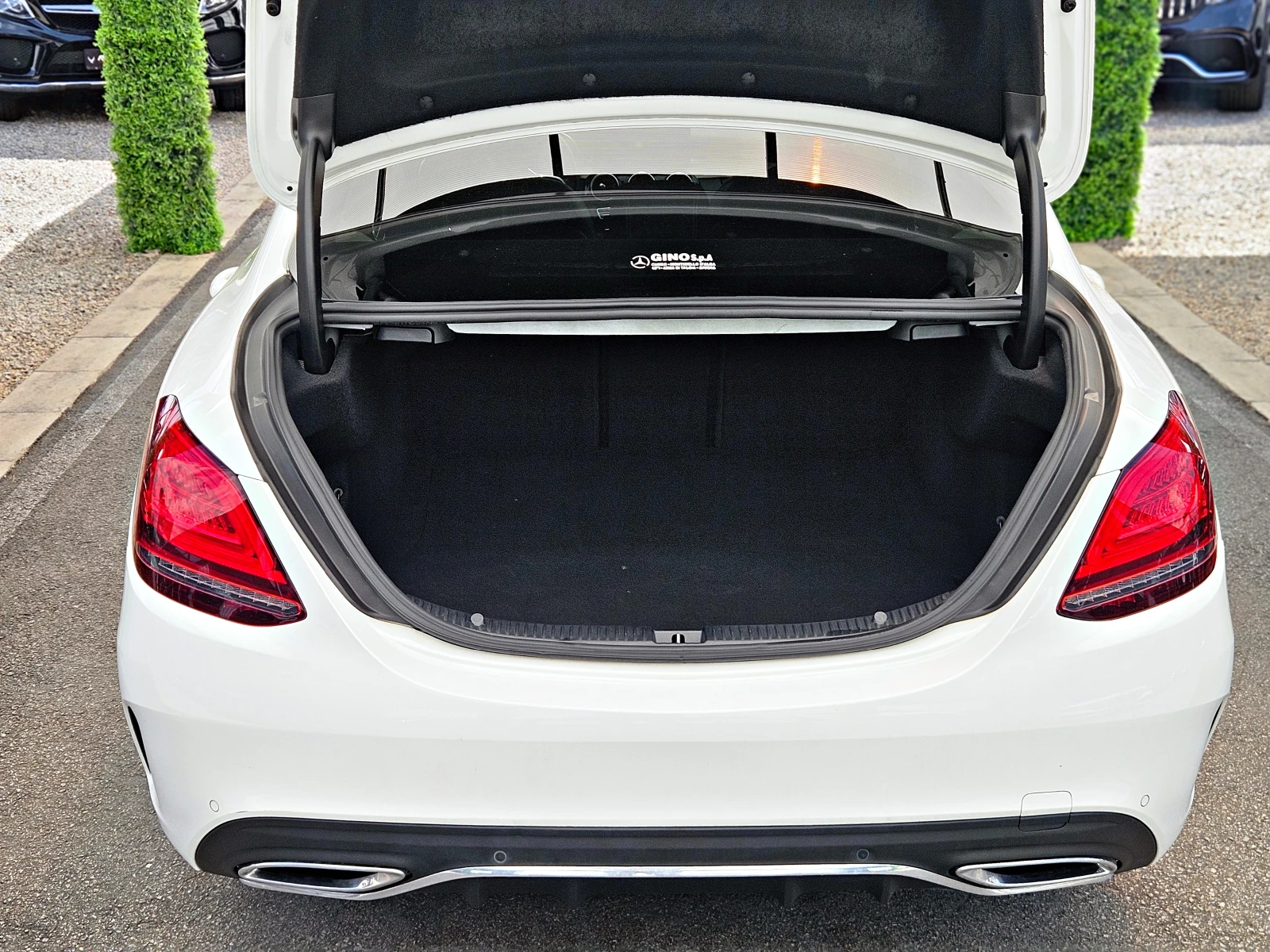 Mercedes-Benz C 220 AMG/4MAT/DIGITAL/PANO/CAMERA/ПОДГРЕВ/AMBIENT/LIZIN, снимка 8 - Автомобили и джипове - 54621433