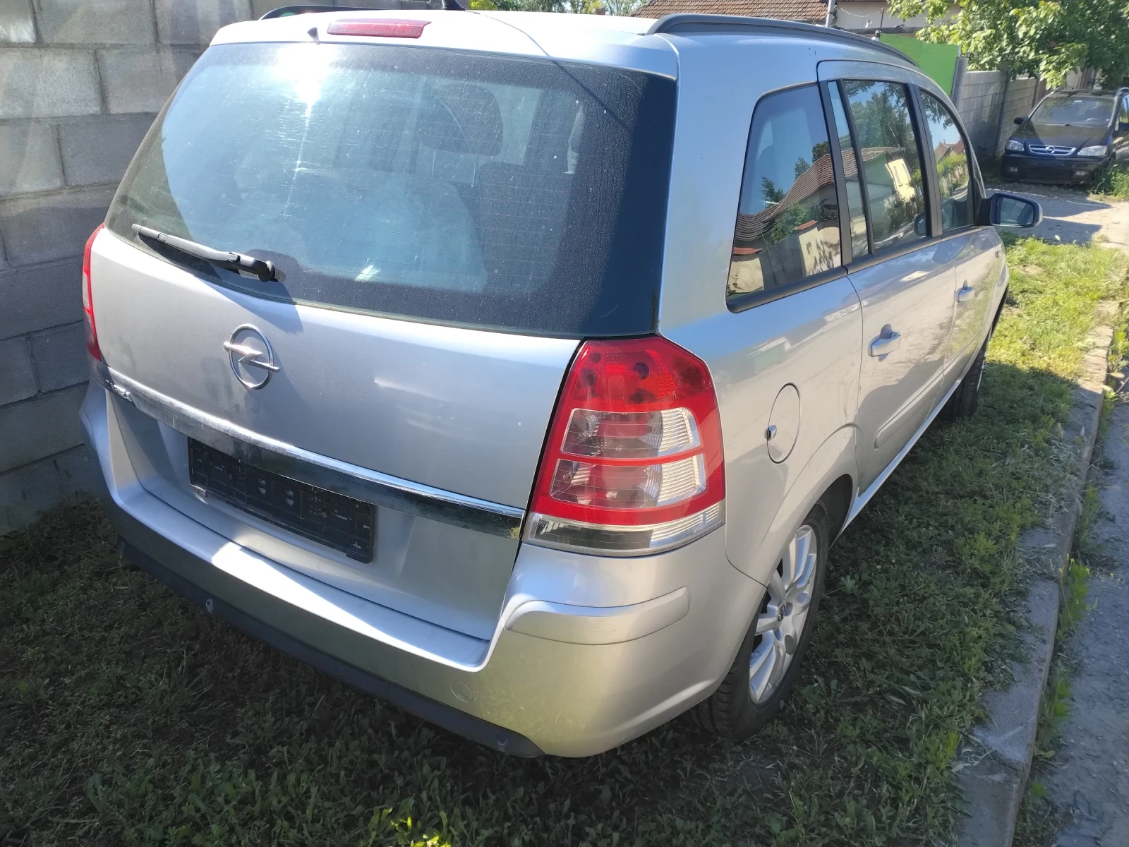 Opel Zafira 1.8 140к.с 6+ 1, снимка 4 - Автомобили и джипове - 54689279