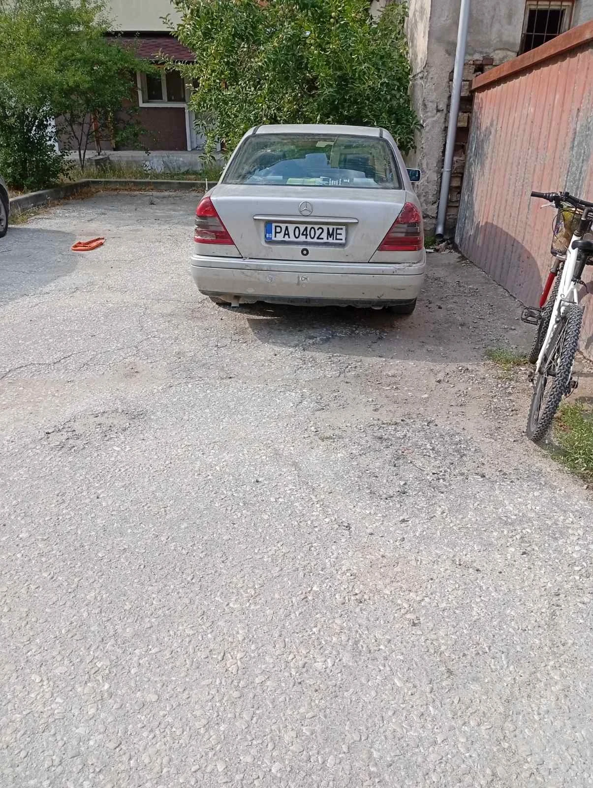 Mercedes-Benz 220
