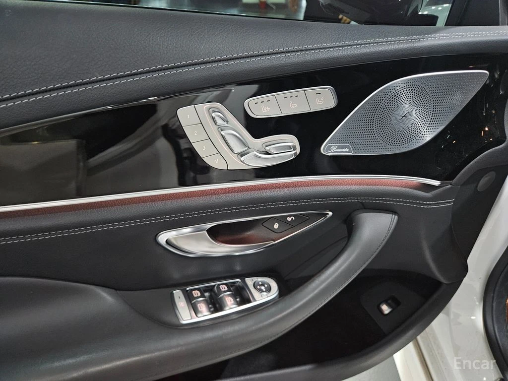 Mercedes-Benz GT 43 AMG 4MATIC* BURMESTER* DISTRONIC* 360 CAM* , снимка 8 - Автомобили и джипове - 55224906