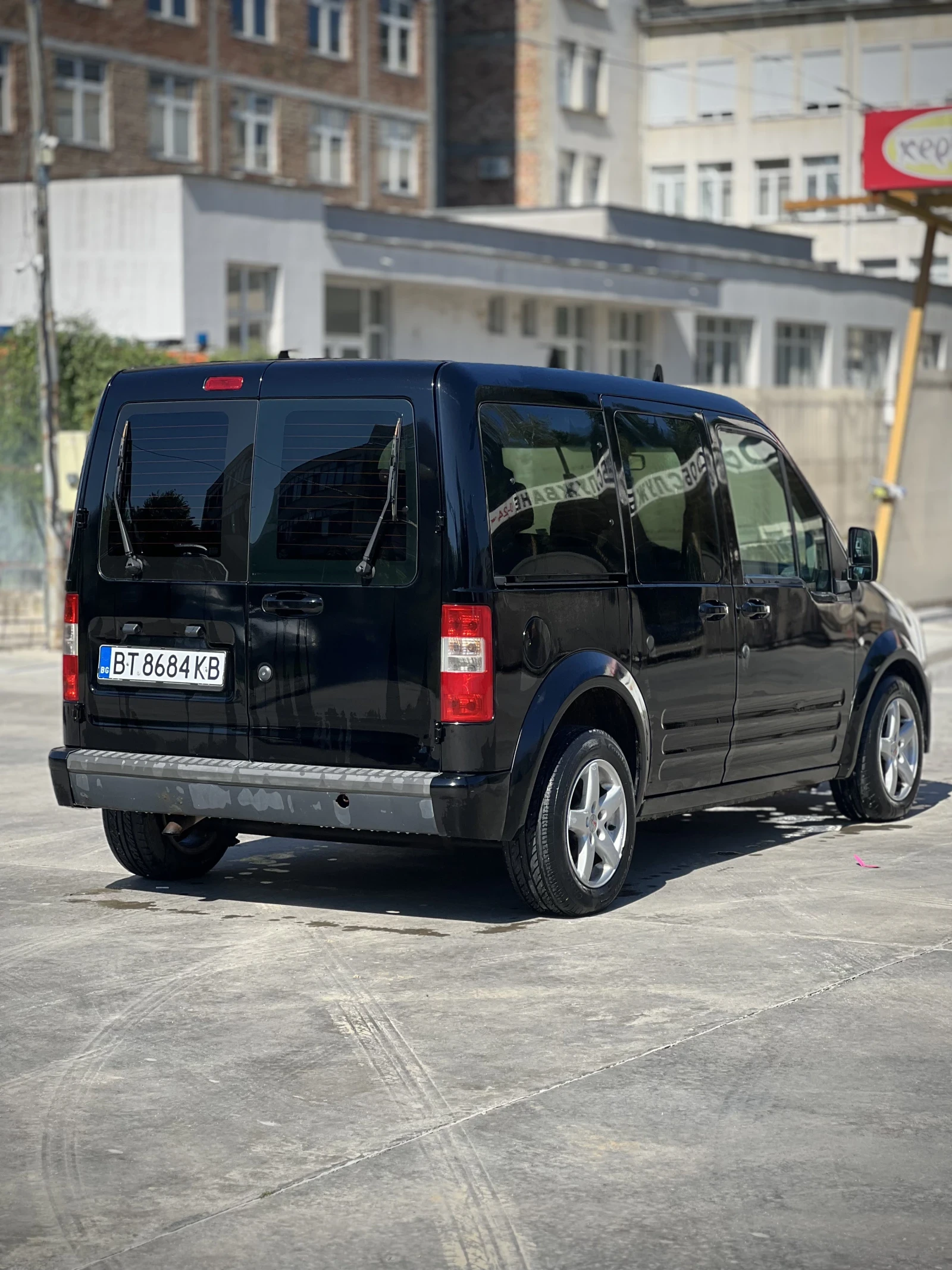 Ford Tourneo Connect 1.8 TDCi, снимка 4 - Автомобили и джипове - 55296803