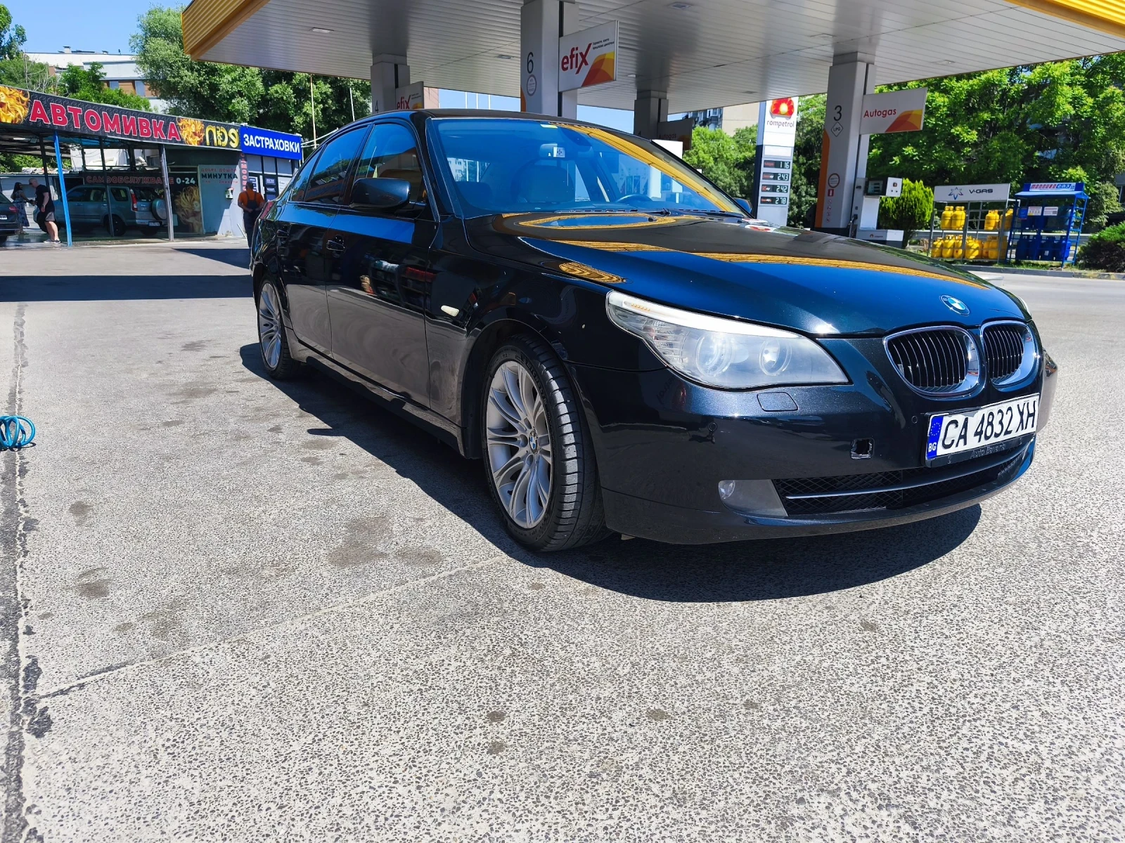 BMW 525, снимка 2 - Автомобили и джипове - 55579378