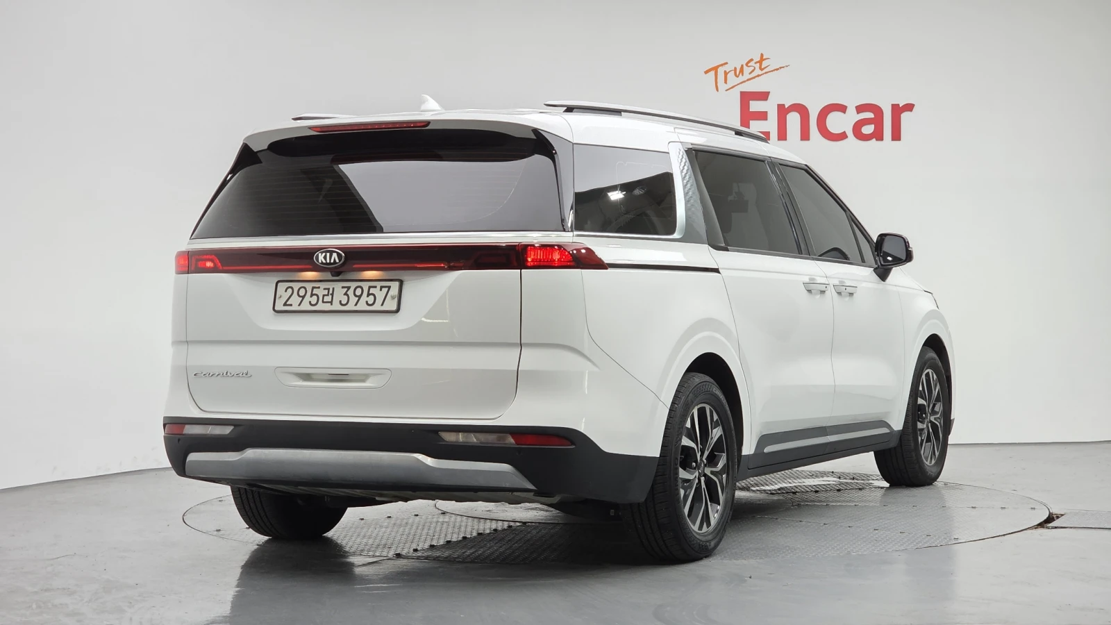 Kia Carnival Diesel 9-Seater Noblesse autogeorge.com, снимка 3 - Автомобили и джипове - 56102909