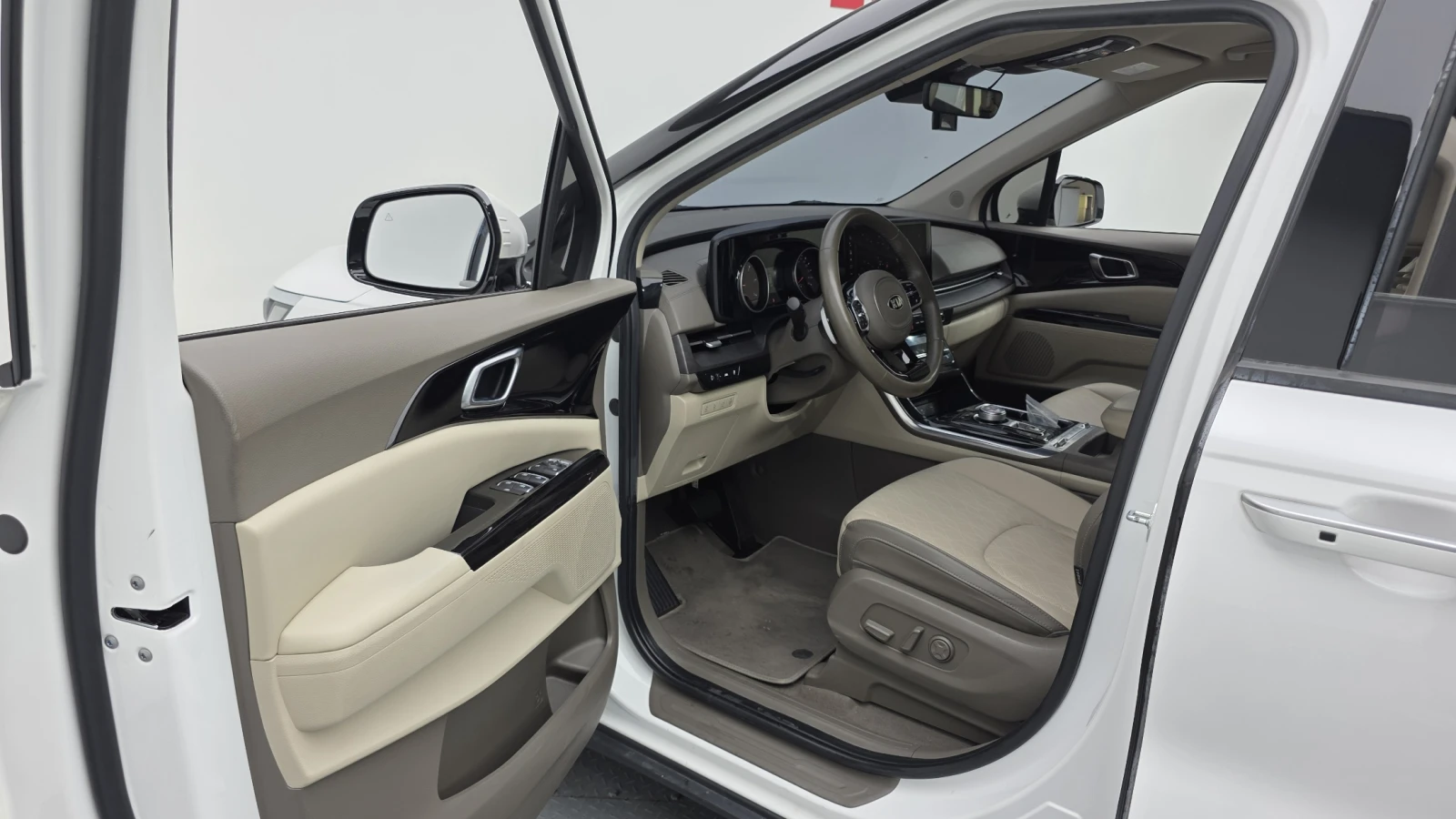 Kia Carnival Diesel 9-Seater Noblesse autogeorge.com, снимка 14 - Автомобили и джипове - 56102909