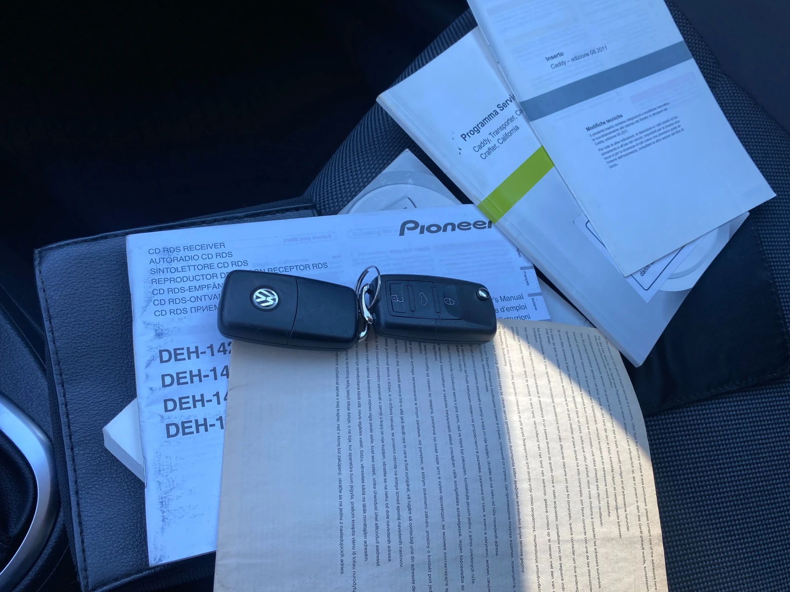 VW Caddy 1.6TDi 4+ 1м. Automatic, снимка 15 - Автомобили и джипове - 56562342