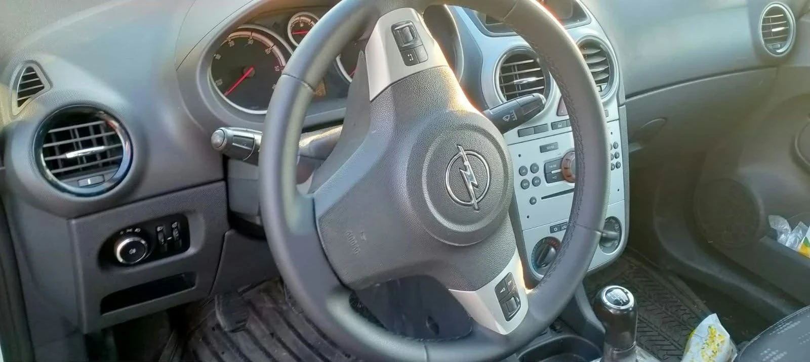 Opel Corsa 1.3 multijet, снимка 5 - Автомобили и джипове - 56609304