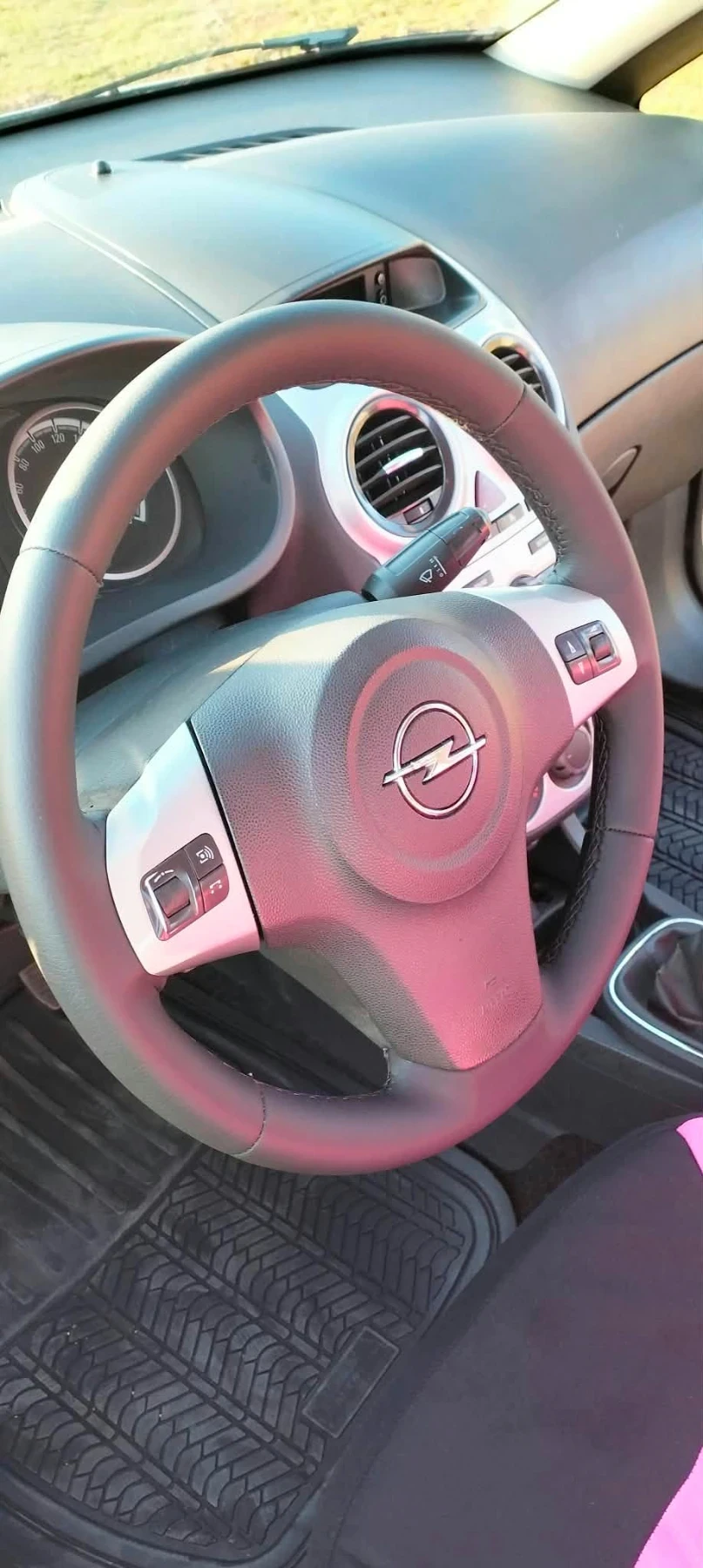 Opel Corsa 1.3 multijet, снимка 12 - Автомобили и джипове - 56609304