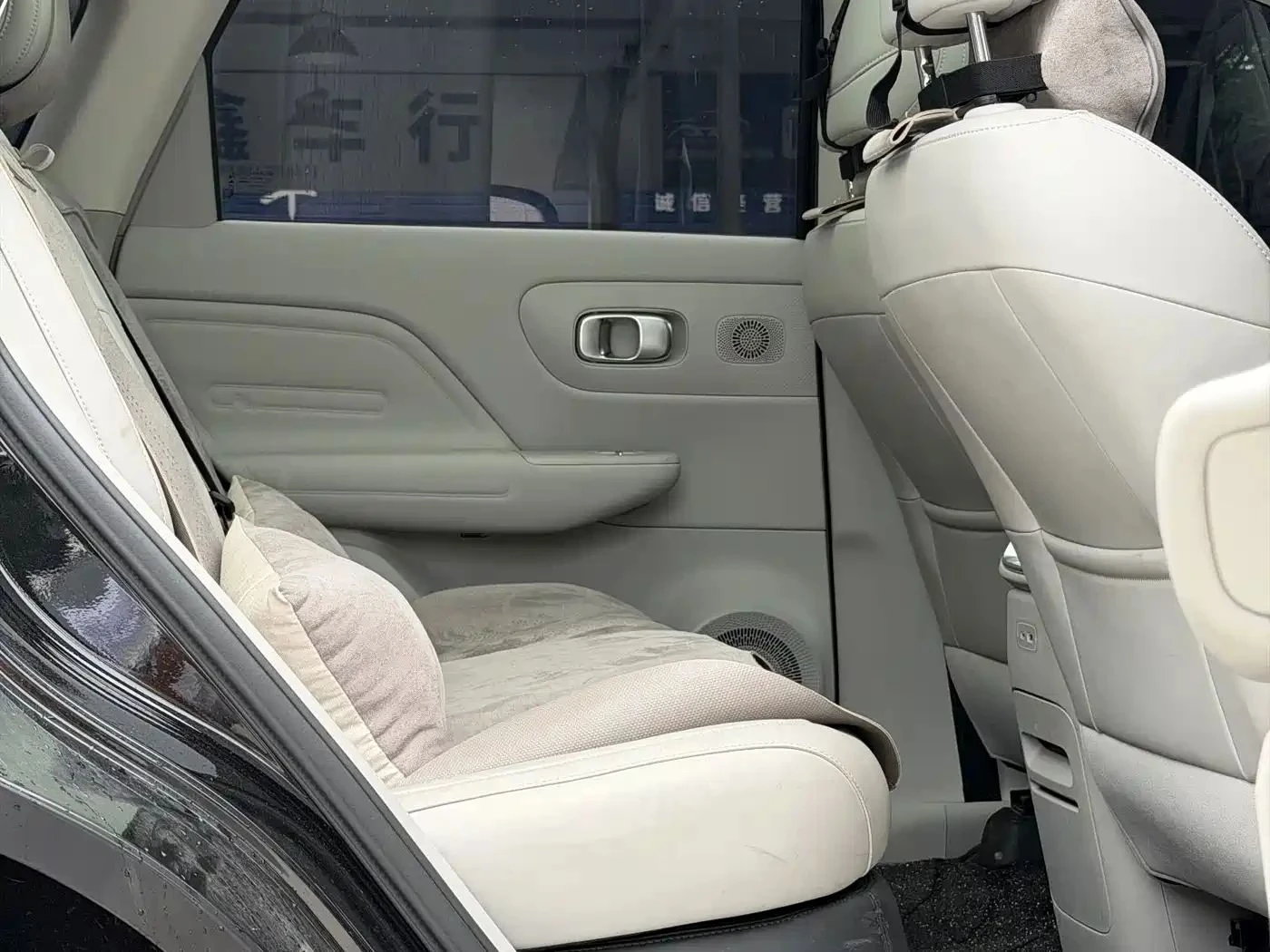 Leapmotor B10, снимка 8 - Автомобили и джипове - 56716655