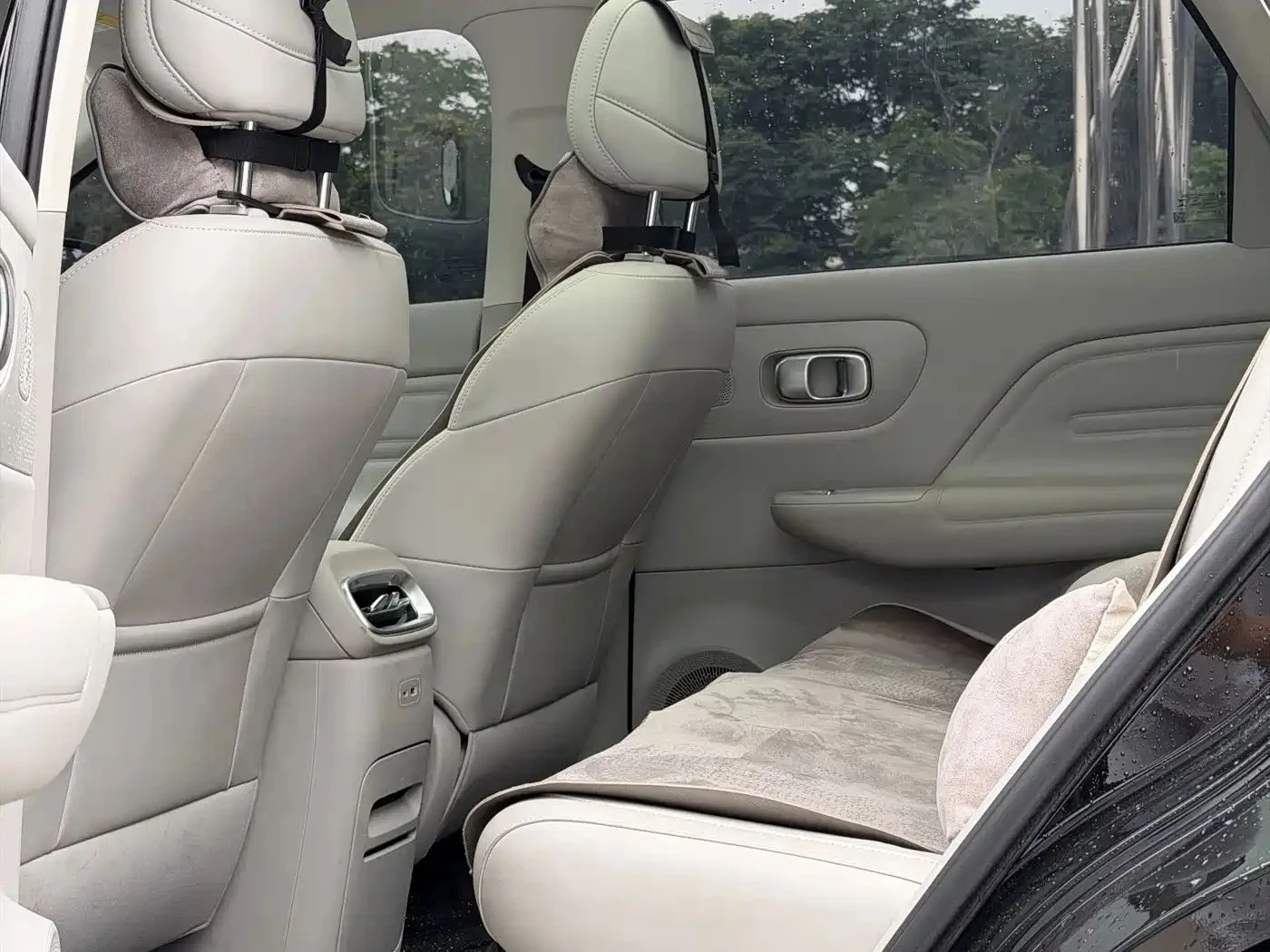 Leapmotor B10, снимка 11 - Автомобили и джипове - 56716655