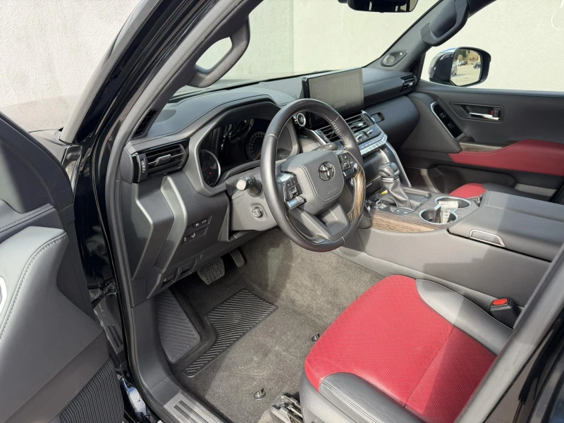 Toyota Land cruiser VXR 300 3.3d V6 70 ANNIVERSARY, снимка 10 - Автомобили и джипове - 52331651