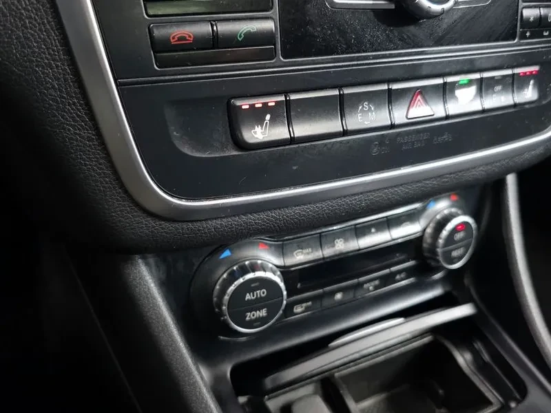 Mercedes-Benz GLA 200 Cdi, снимка 16 - Автомобили и джипове - 54959963