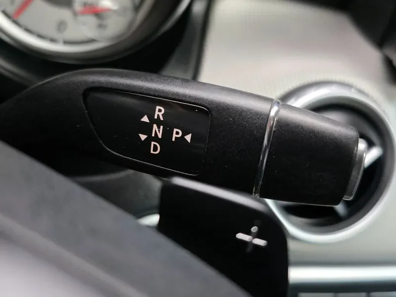 Mercedes-Benz GLA 200 Cdi, снимка 9 - Автомобили и джипове - 54959963