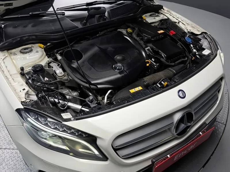 Mercedes-Benz GLA 200 Cdi, снимка 6 - Автомобили и джипове - 54959963