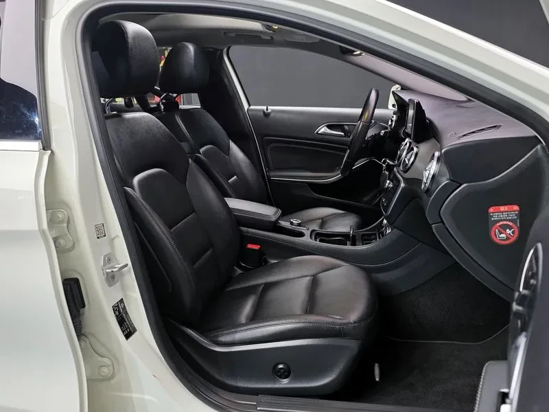Mercedes-Benz GLA 200 Cdi, снимка 10 - Автомобили и джипове - 54959963
