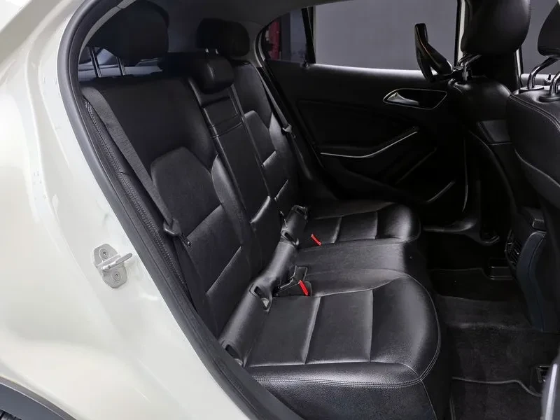 Mercedes-Benz GLA 200 Cdi, снимка 12 - Автомобили и джипове - 54959963