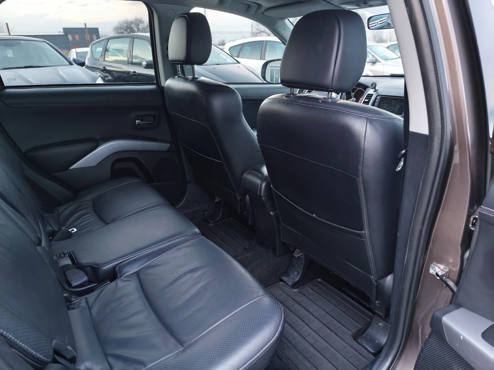 Mitsubishi Outlander 2.2 DI-D - изображение 10