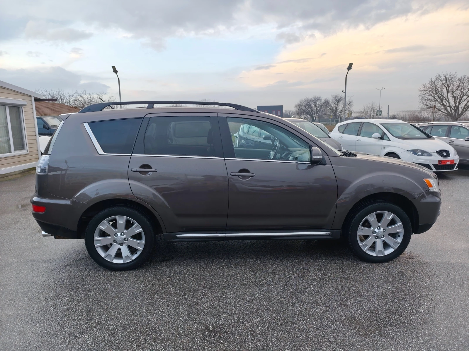 Mitsubishi Outlander 2.2 DI-D - изображение 2