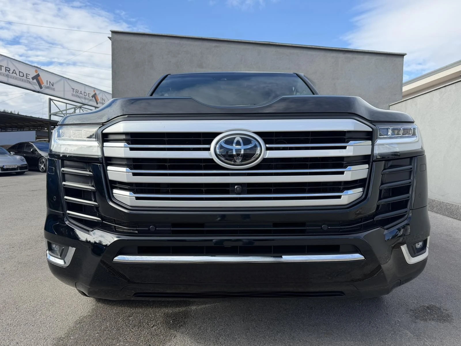 Toyota Land cruiser VXR 300 3.3d V6 70 ANNIVERSARY - изображение 2