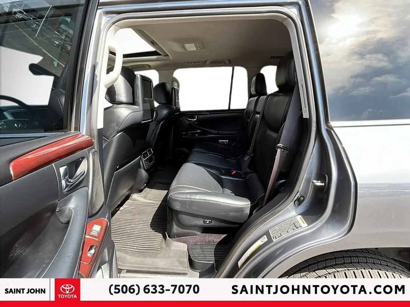 Lexus LX 570 ОБДУХВАНЕ * TV * CARFAX * 134750КМ * , снимка 8 - Автомобили и джипове - 54569223