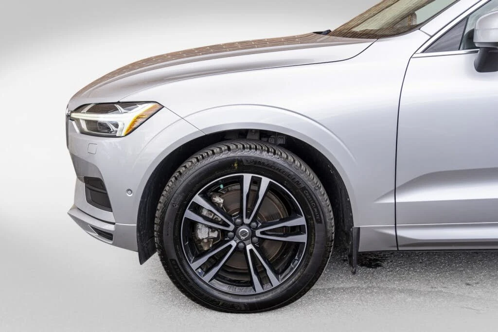 Volvo XC60 T6 MOMENTUM* DISTRONIC* PANORAMA* КАМЕРА* ПОДГРЕВ*, снимка 5 - Автомобили и джипове - 54631980