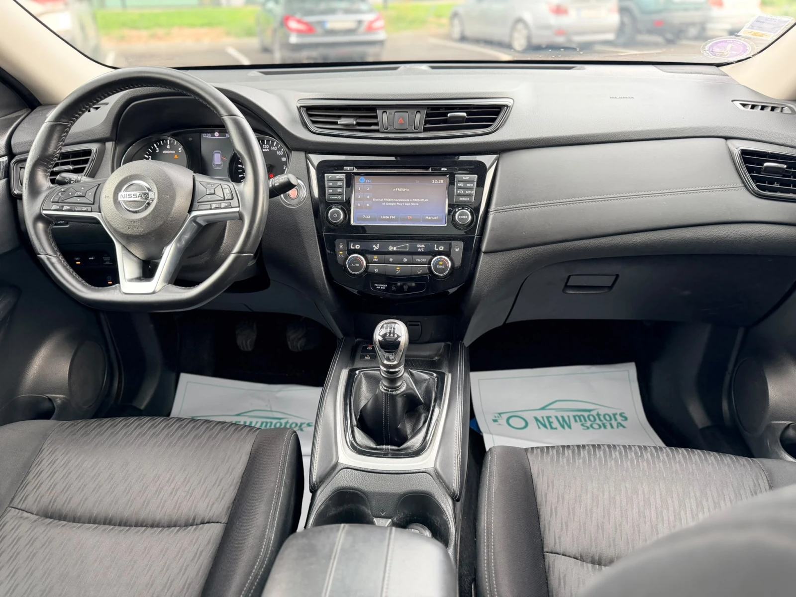 Nissan X-trail 1.6 бензин Лизинг през Уникредит по 219 евро, снимка 14 - Автомобили и джипове - 55100538