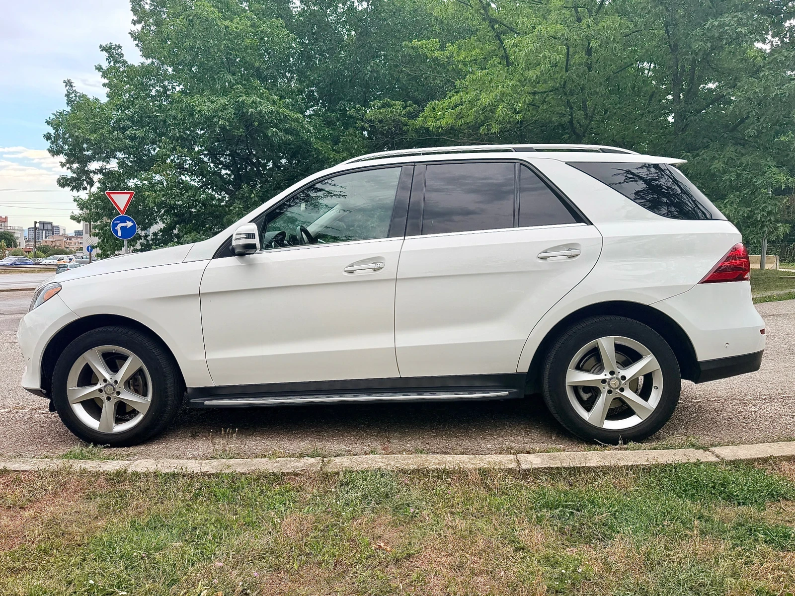 Mercedes-Benz GLE 350 4matic/Harman Kardon/2 ключа, снимка 3 - Автомобили и джипове - 55376273