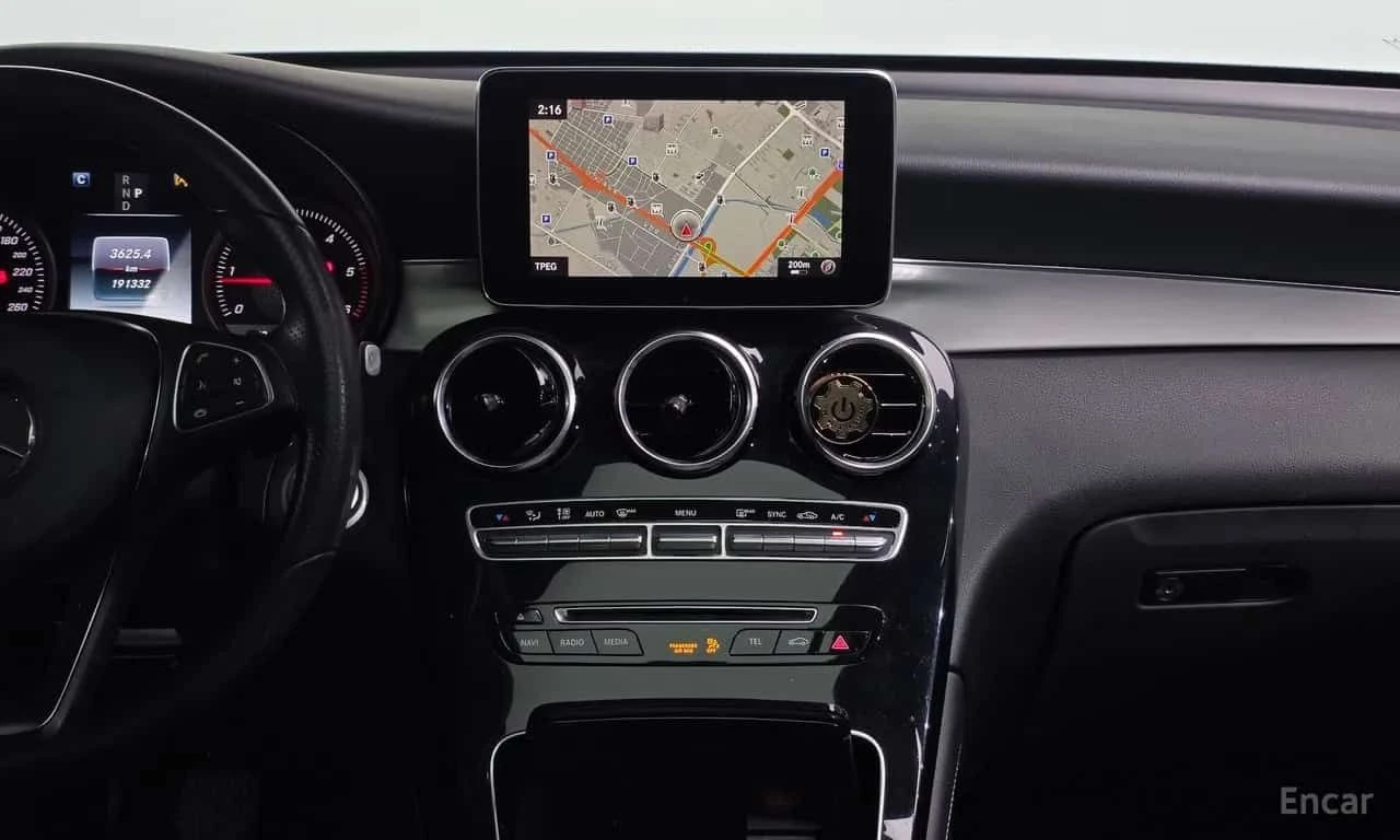 Mercedes-Benz GLC * GLC220 d 4MATIC * ЦЕНА ДО БГ, снимка 12 - Автомобили и джипове - 55630117