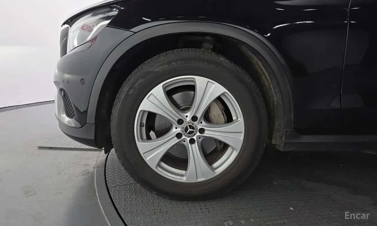 Mercedes-Benz GLC * GLC220 d 4MATIC * ЦЕНА ДО БГ, снимка 5 - Автомобили и джипове - 55630117