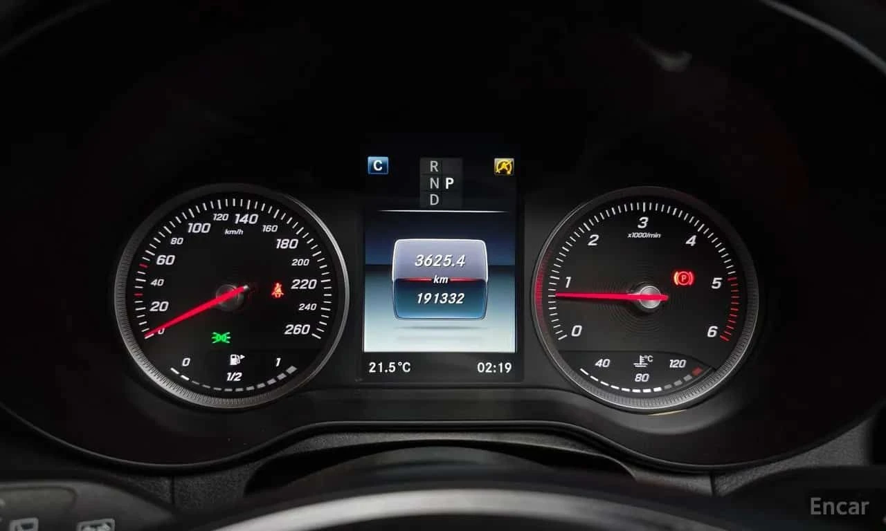 Mercedes-Benz GLC * GLC220 d 4MATIC * ЦЕНА ДО БГ, снимка 8 - Автомобили и джипове - 55630117