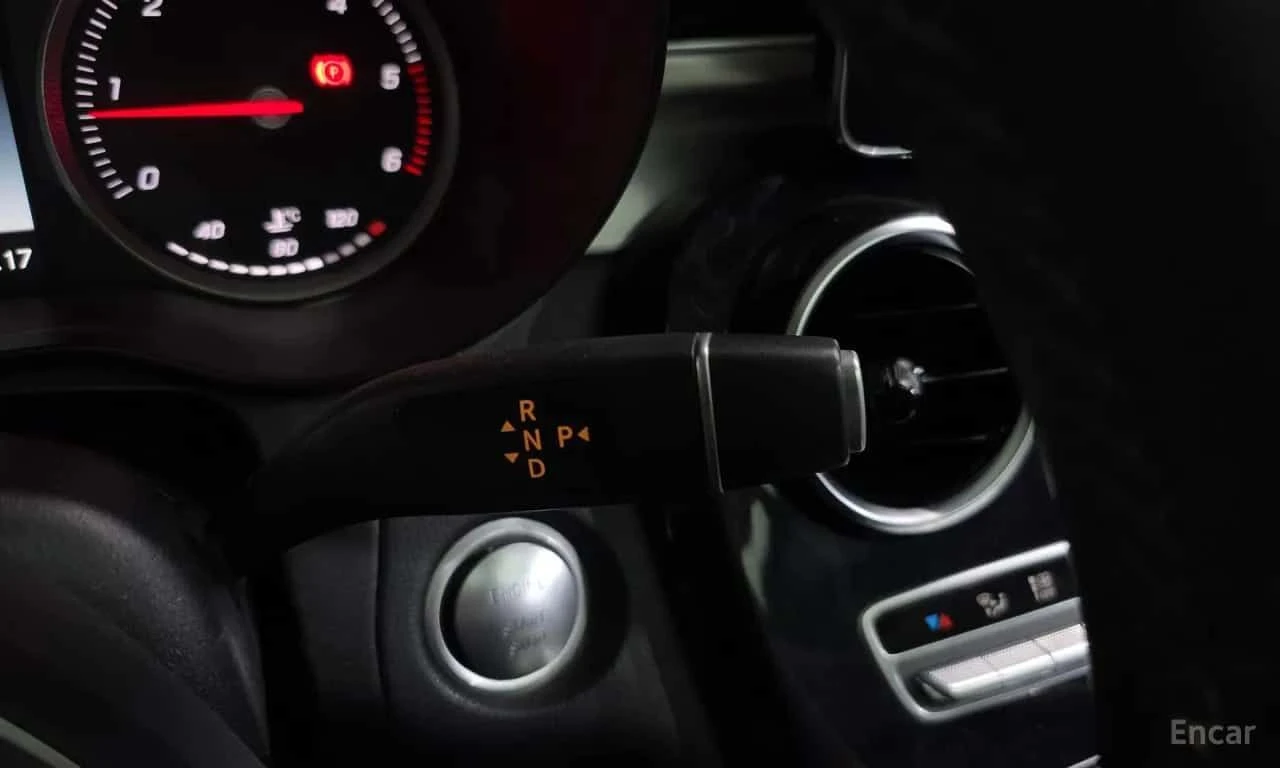 Mercedes-Benz GLC * GLC220 d 4MATIC * ЦЕНА ДО БГ, снимка 9 - Автомобили и джипове - 55630117