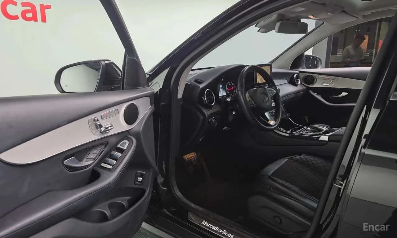 Mercedes-Benz GLC * GLC220 d 4MATIC * ЦЕНА ДО БГ, снимка 10 - Автомобили и джипове - 55630117
