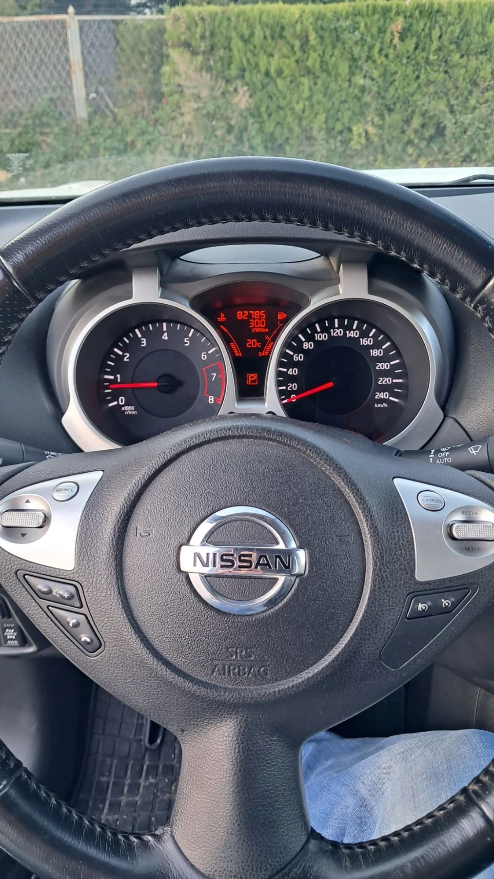Nissan Juke, снимка 14 - Автомобили и джипове - 56408306