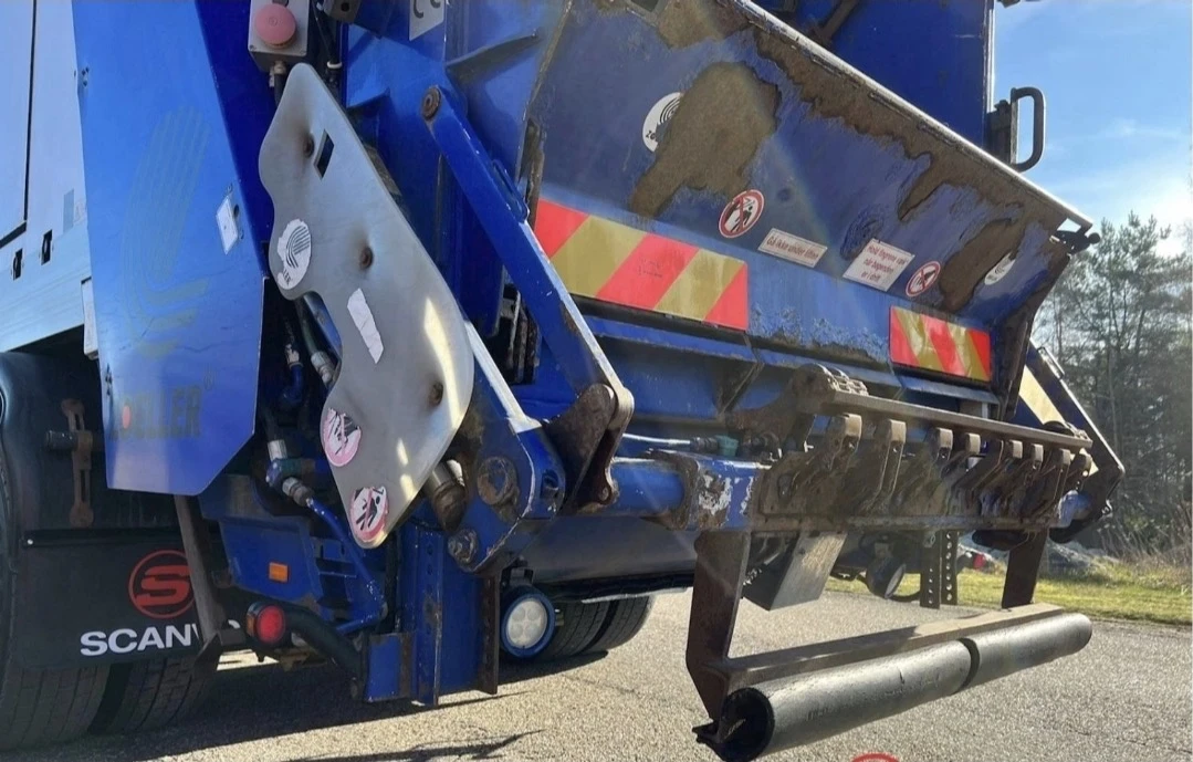 Volvo Fl Сметовоз 4x2, снимка 9 - Камиони - 54407426