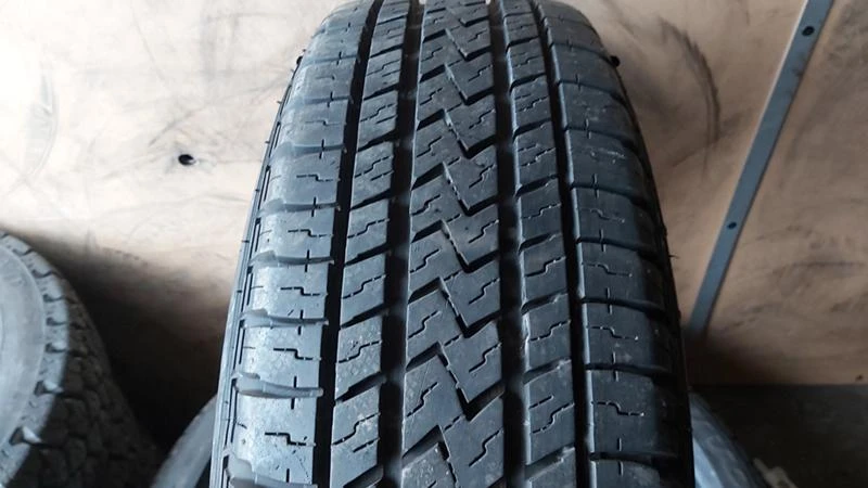 Гуми Летни 205/70R15, снимка 1 - Гуми и джанти - 28488631