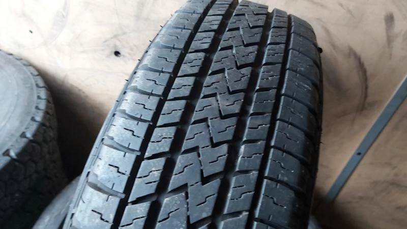 Гуми Летни 205/70R15, снимка 2 - Гуми и джанти - 28488631