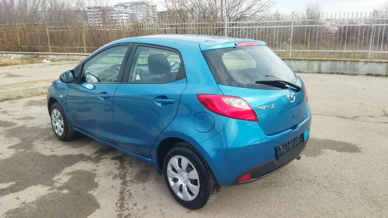 Mazda 2 1.5i Автоматик Швейцария, снимка 4 - Автомобили и джипове - 48849100